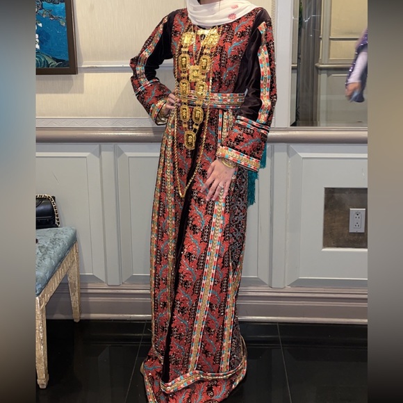 Traditional Embroidered thoube